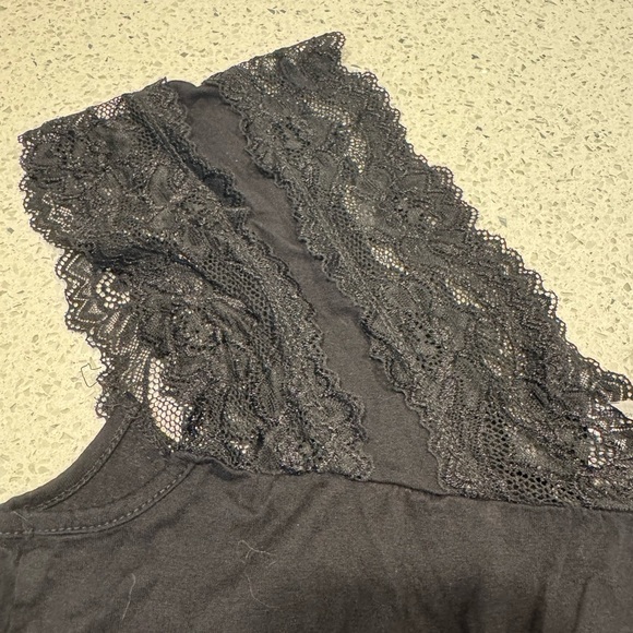 VENUS Black Double V Neck Lace Top | Medium - Picture 5 of 7